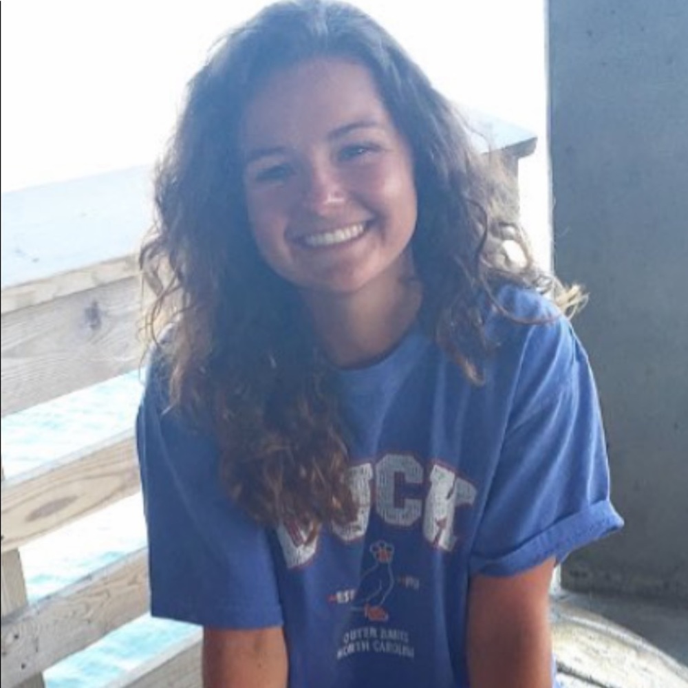 Meet your Posher, Caitlin